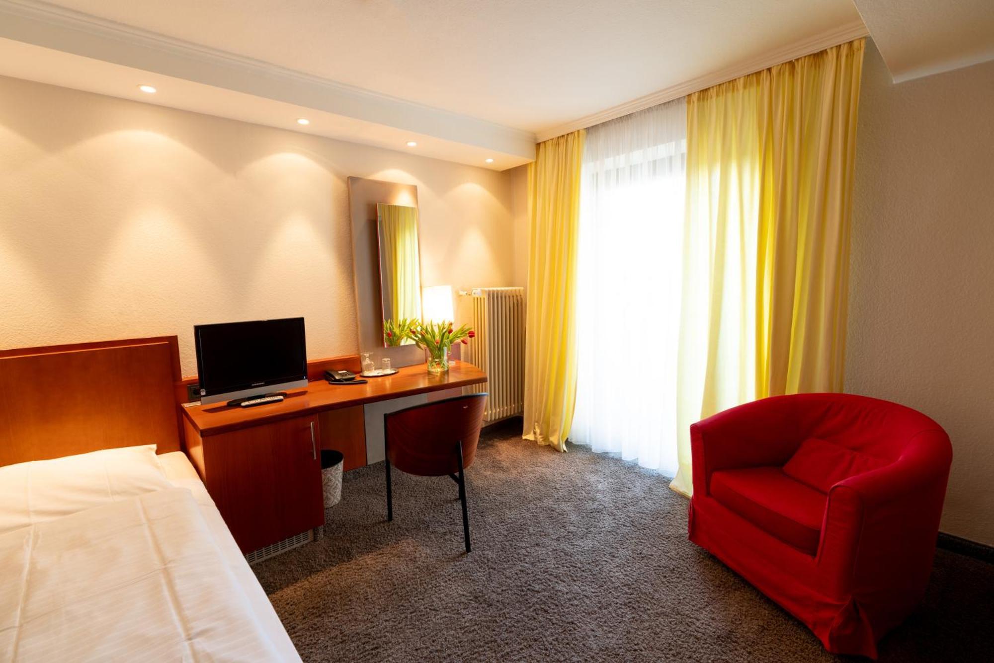 Hotel Carlton Мюнхен Екстериор снимка