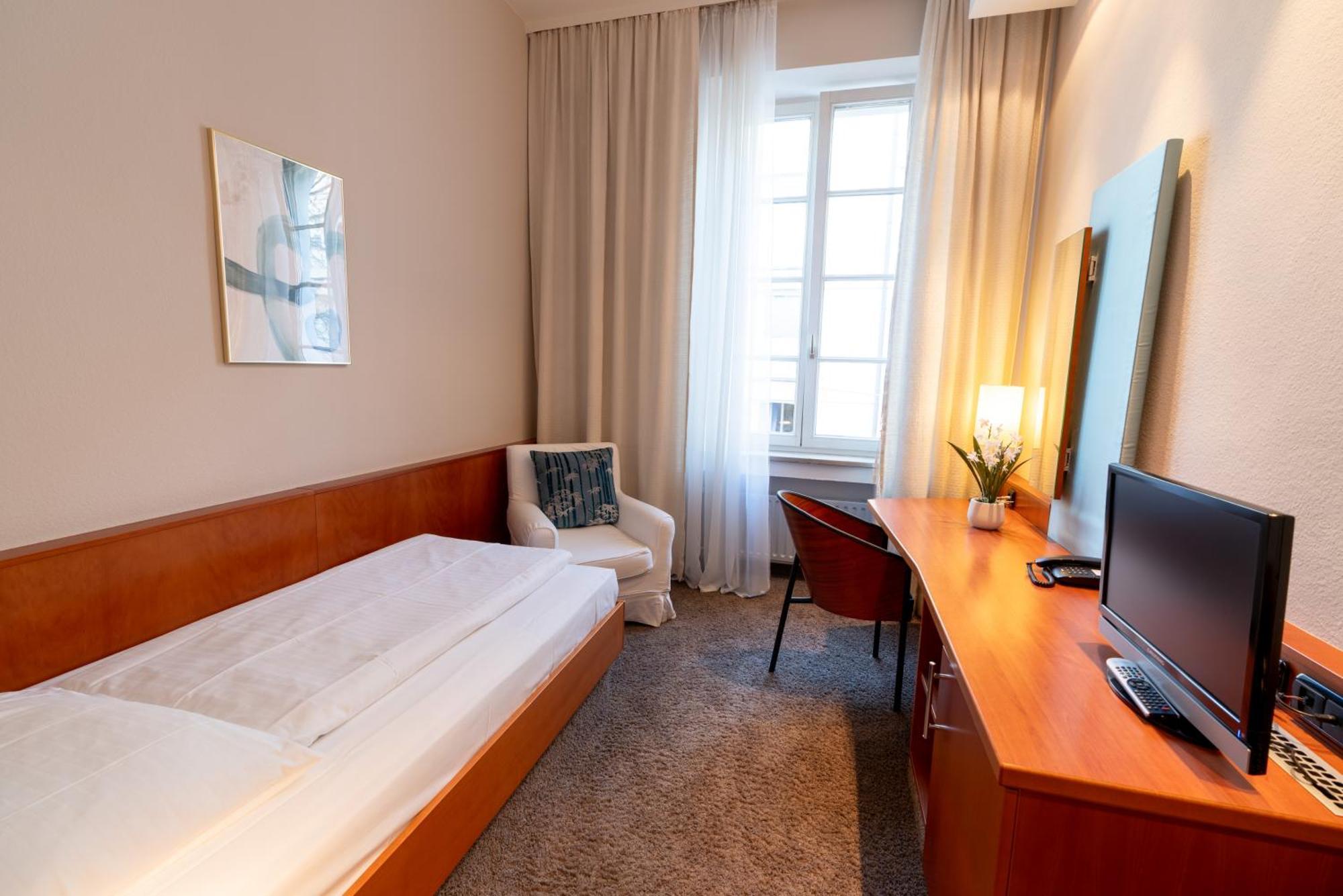Hotel Carlton Мюнхен Екстериор снимка